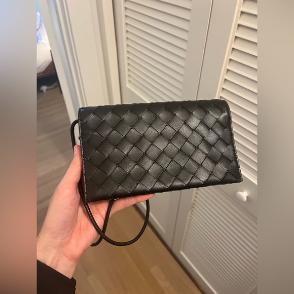 Bottega veneta wallet on a strap shoulder bag in black - Picture 8 of 12